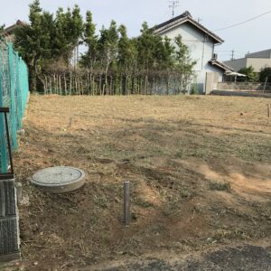 今回のご依頼は空き地の草刈りです。